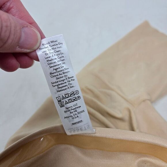 ASSETS by SPANX Shaping High Waist Shorts Small NWT *Stain* - Picture 8 of 8